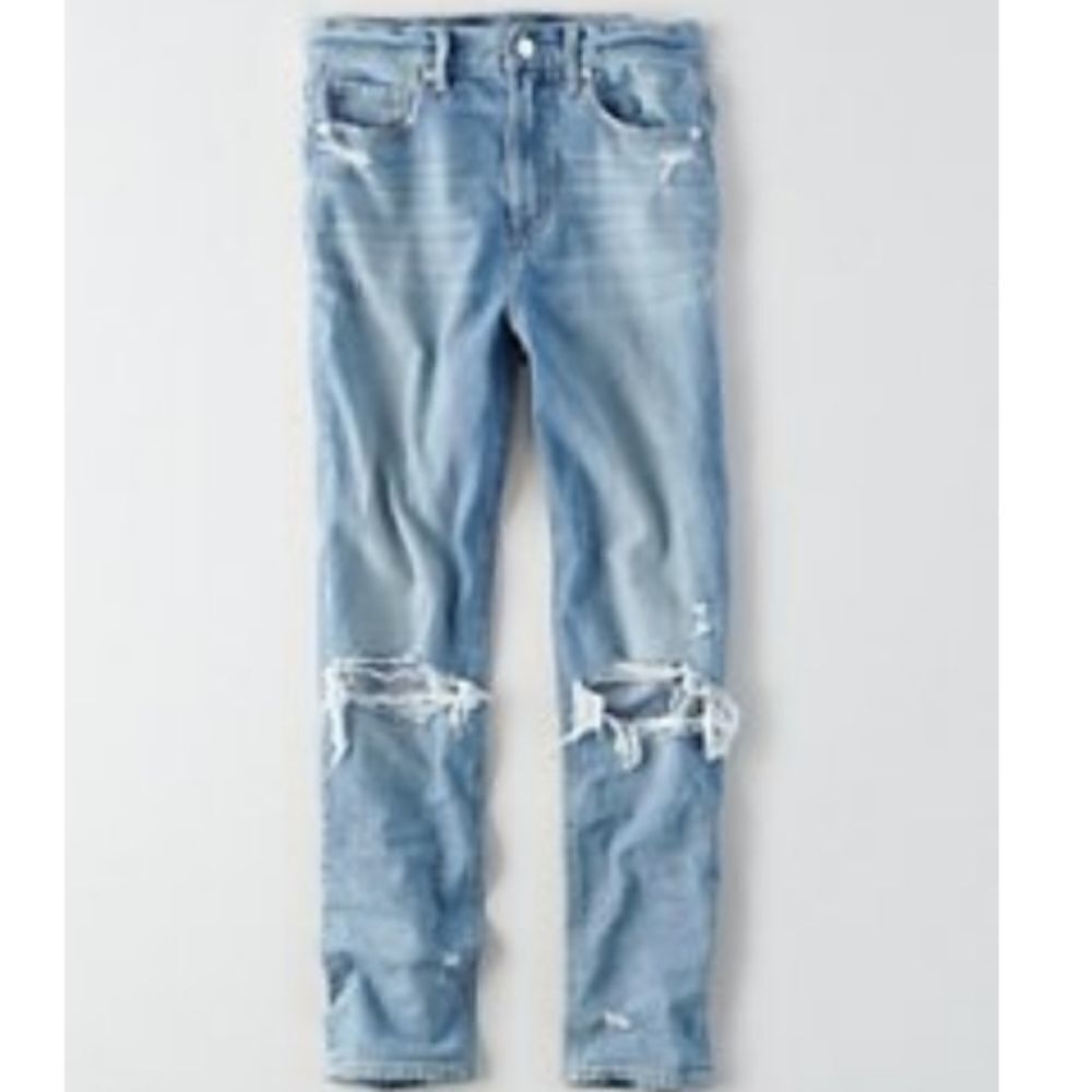 American Eagle • High Waisted Ripped Jeans